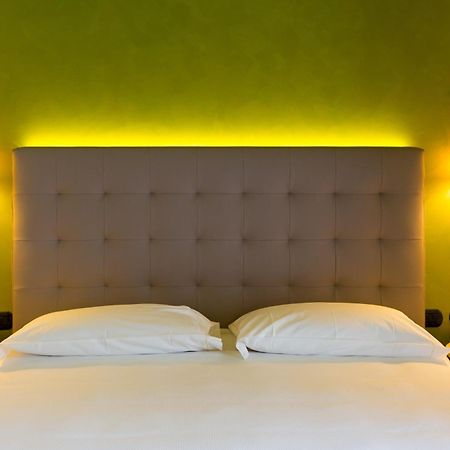 Hotel Al Campanile - Luxury Suites & Apartments Baveno Kültér fotó