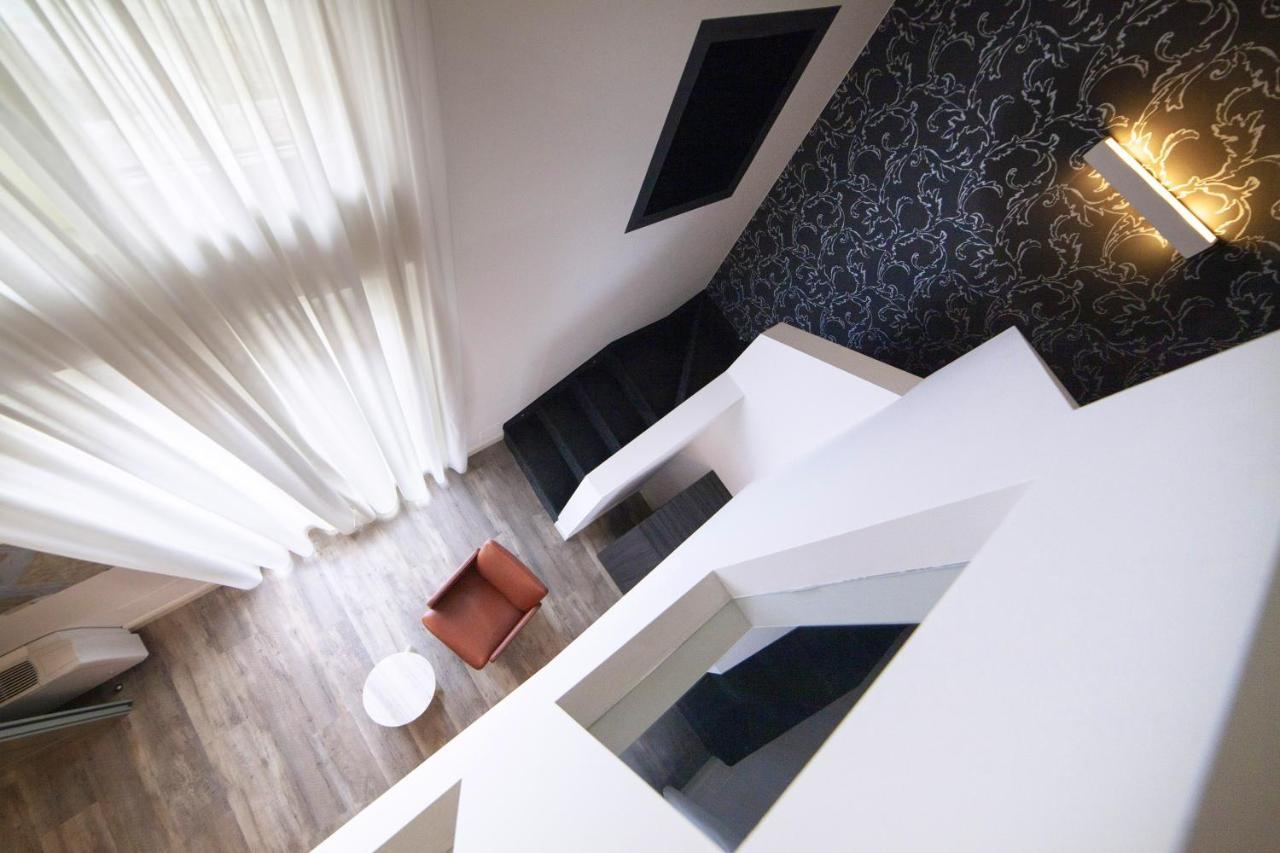 Hotel Al Campanile - Luxury Suites & Apartments Baveno Kültér fotó