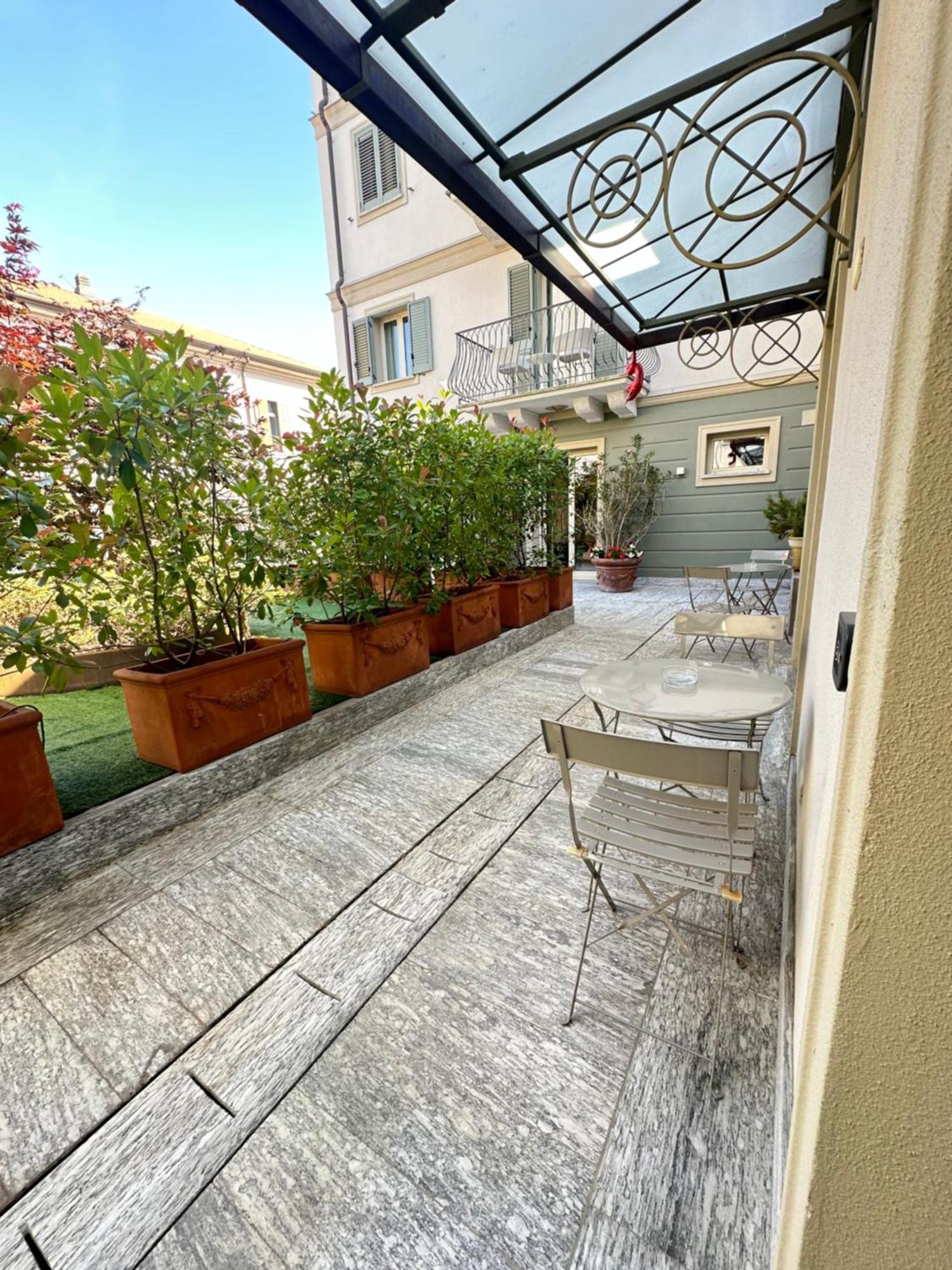 Hotel Al Campanile - Luxury Suites & Apartments Baveno Kültér fotó