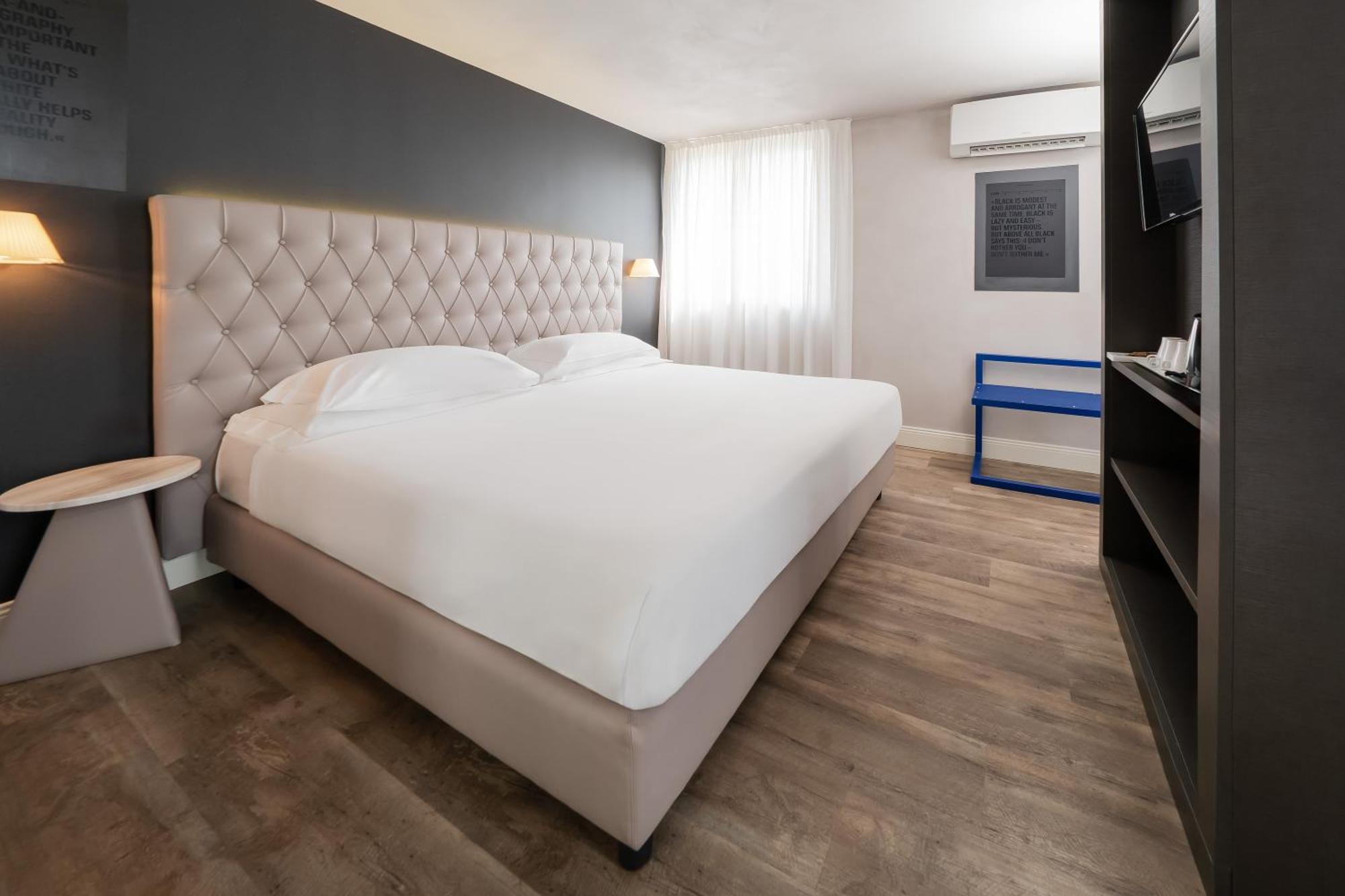 Hotel Al Campanile - Luxury Suites & Apartments Baveno Kültér fotó