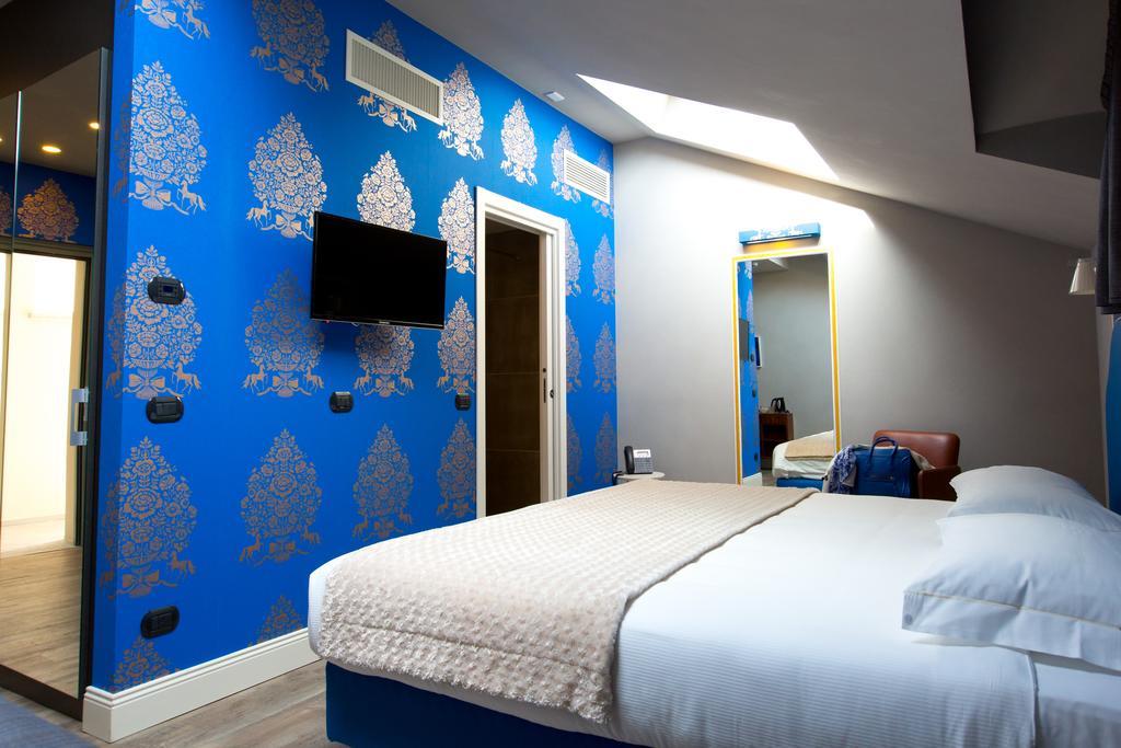 Hotel Al Campanile - Luxury Suites & Apartments Baveno Kültér fotó