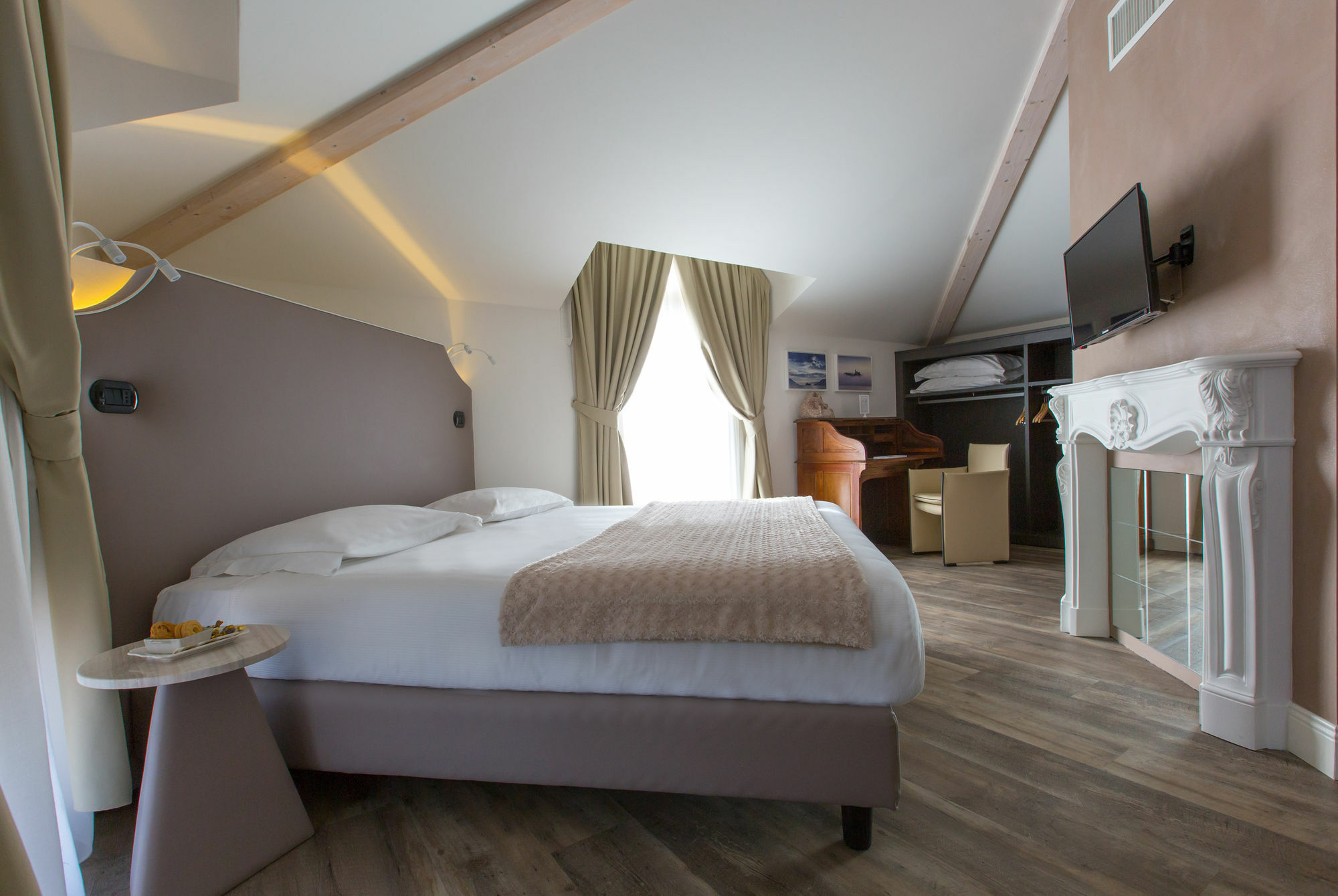 Hotel Al Campanile - Luxury Suites & Apartments Baveno Kültér fotó